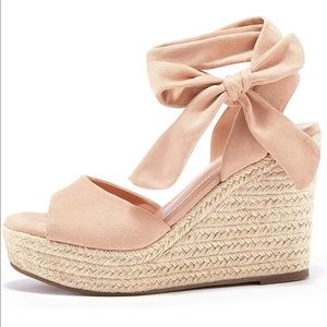 Women’s platform shoes. Size 7